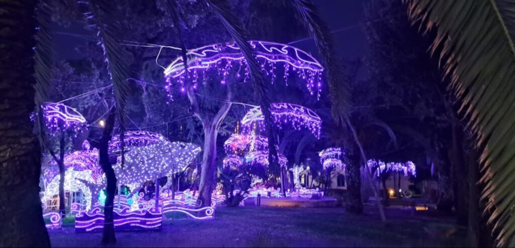 Illuminazioni artistiche natalizie nel parco della Casina Vanvitelliana